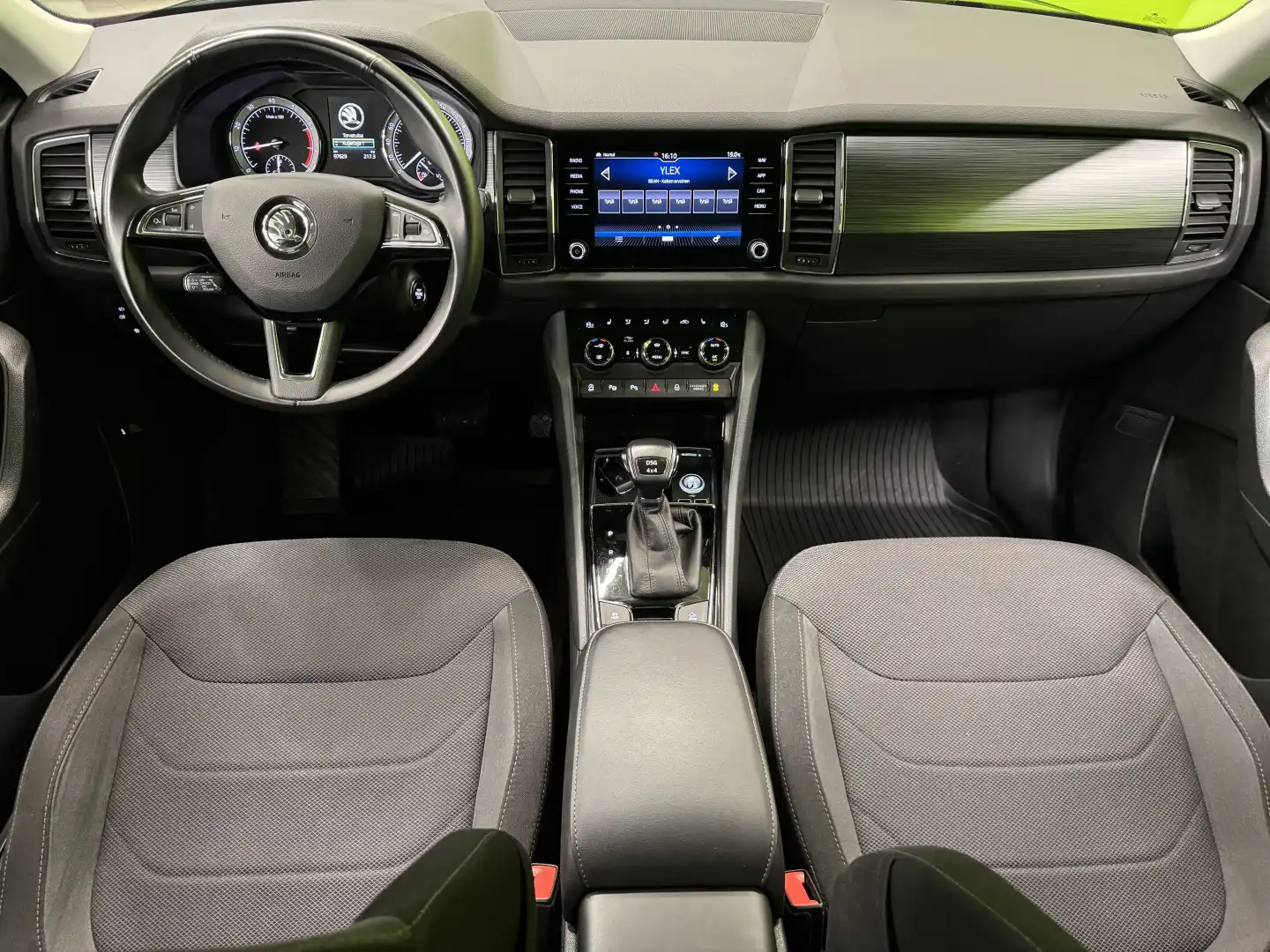 car-image