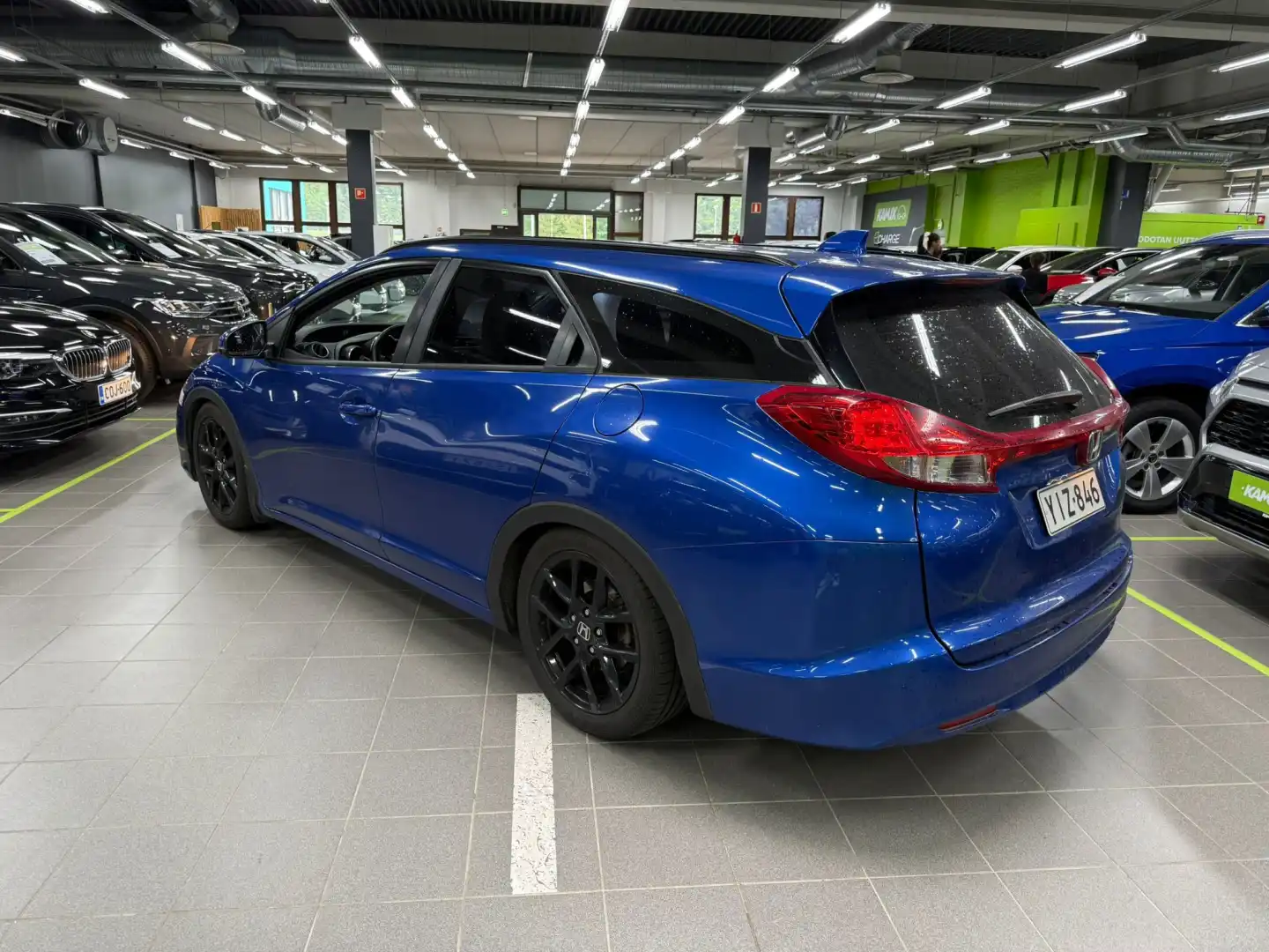 car-image