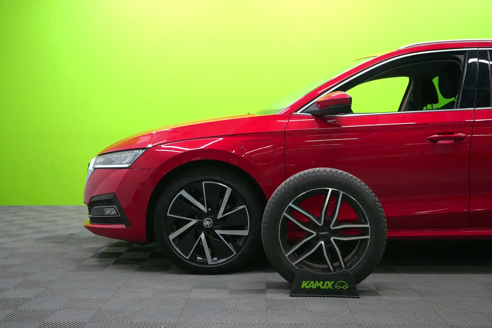 car-image