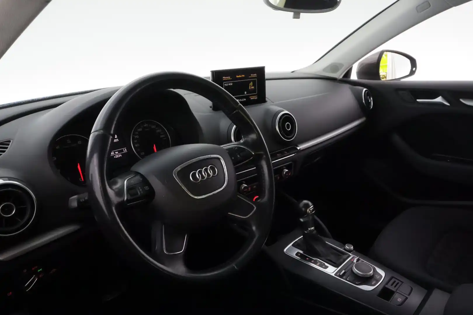car-image