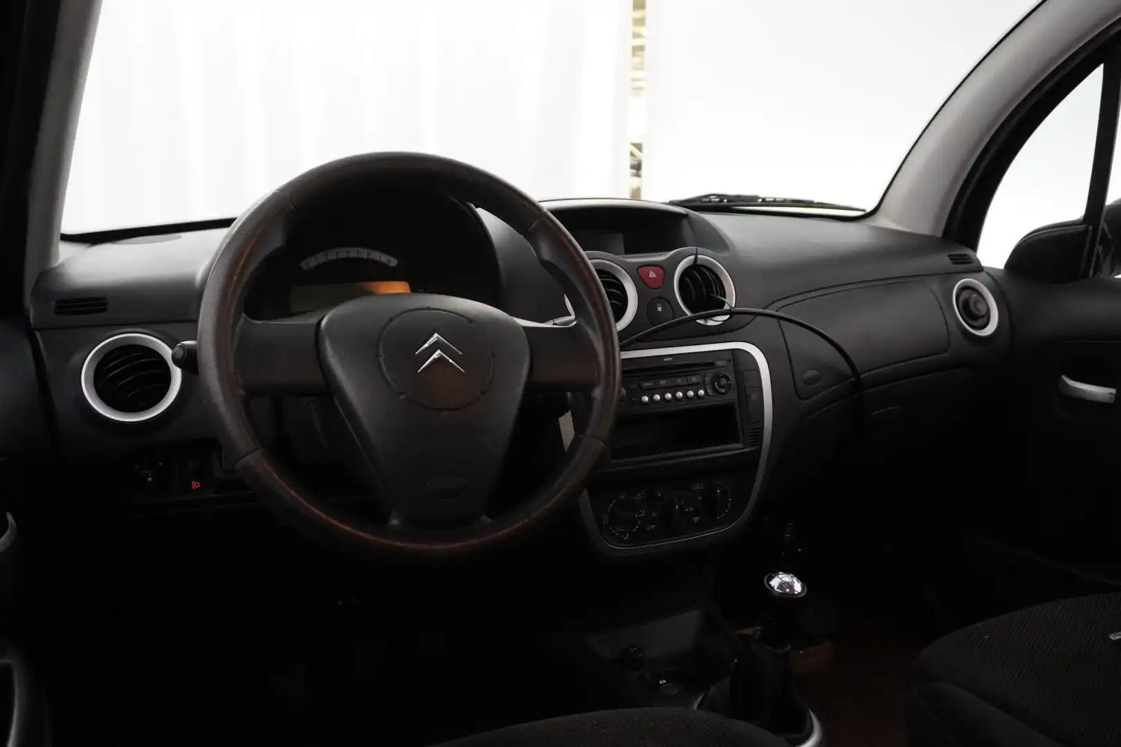 car-image