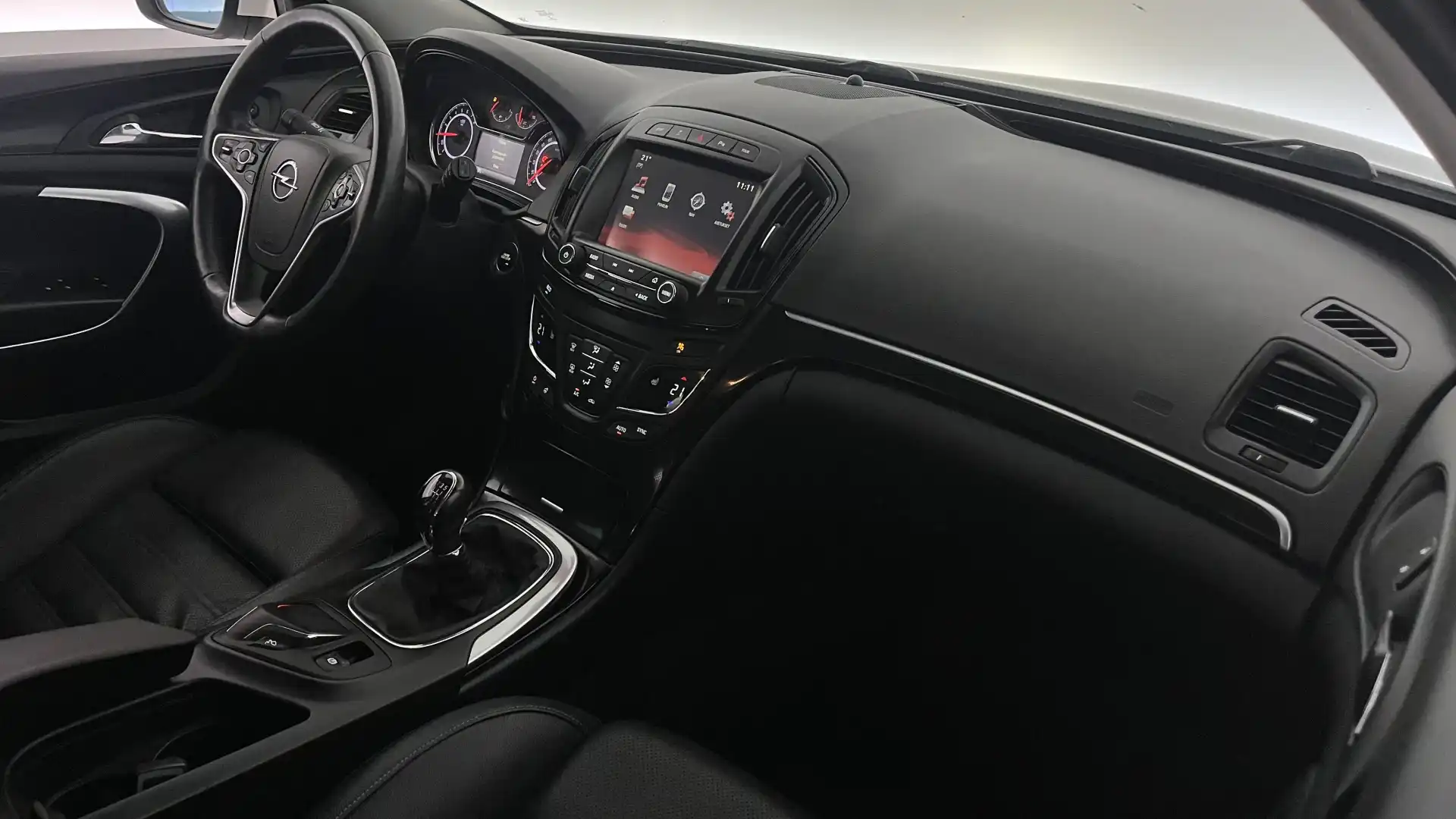 car-image