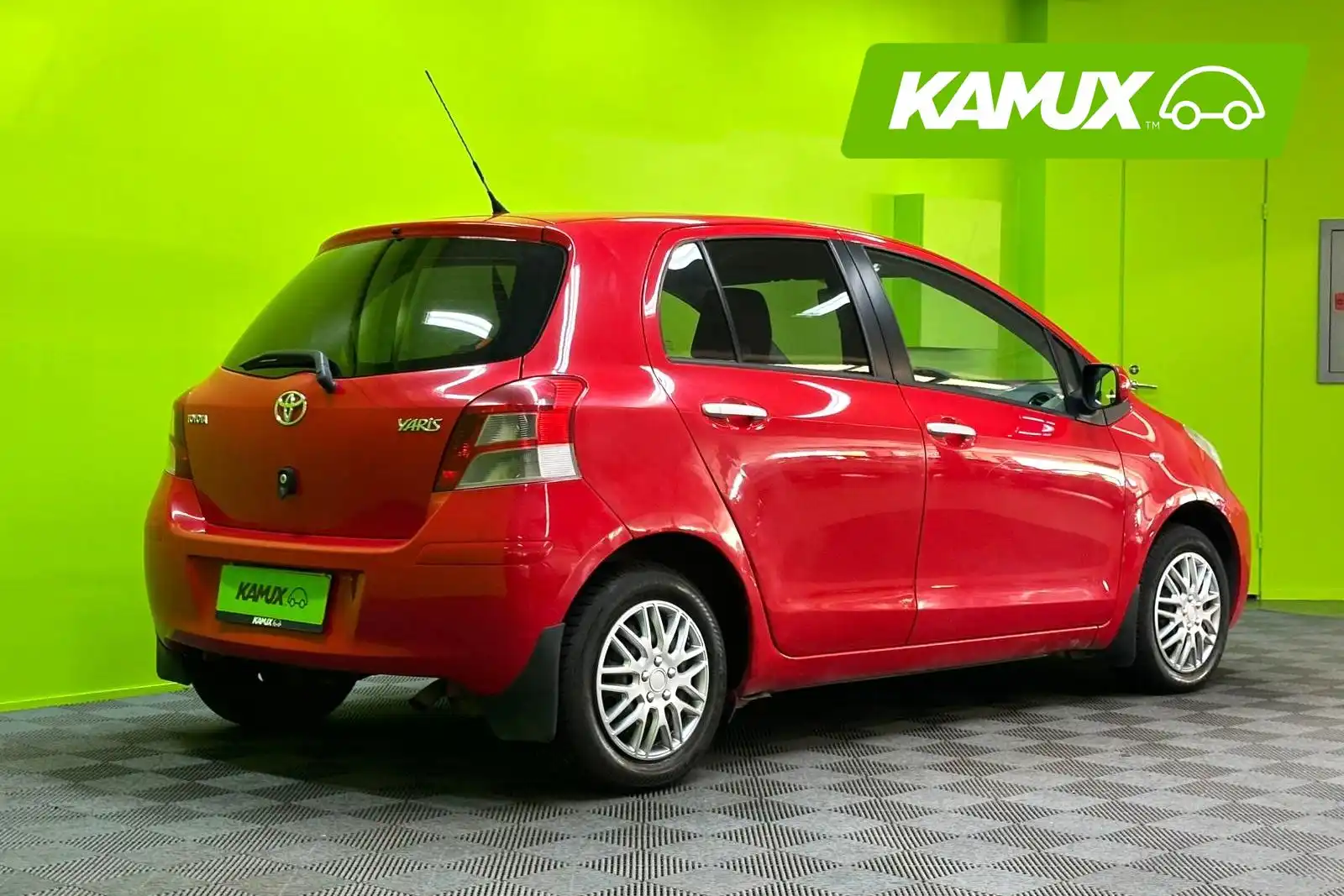car-image