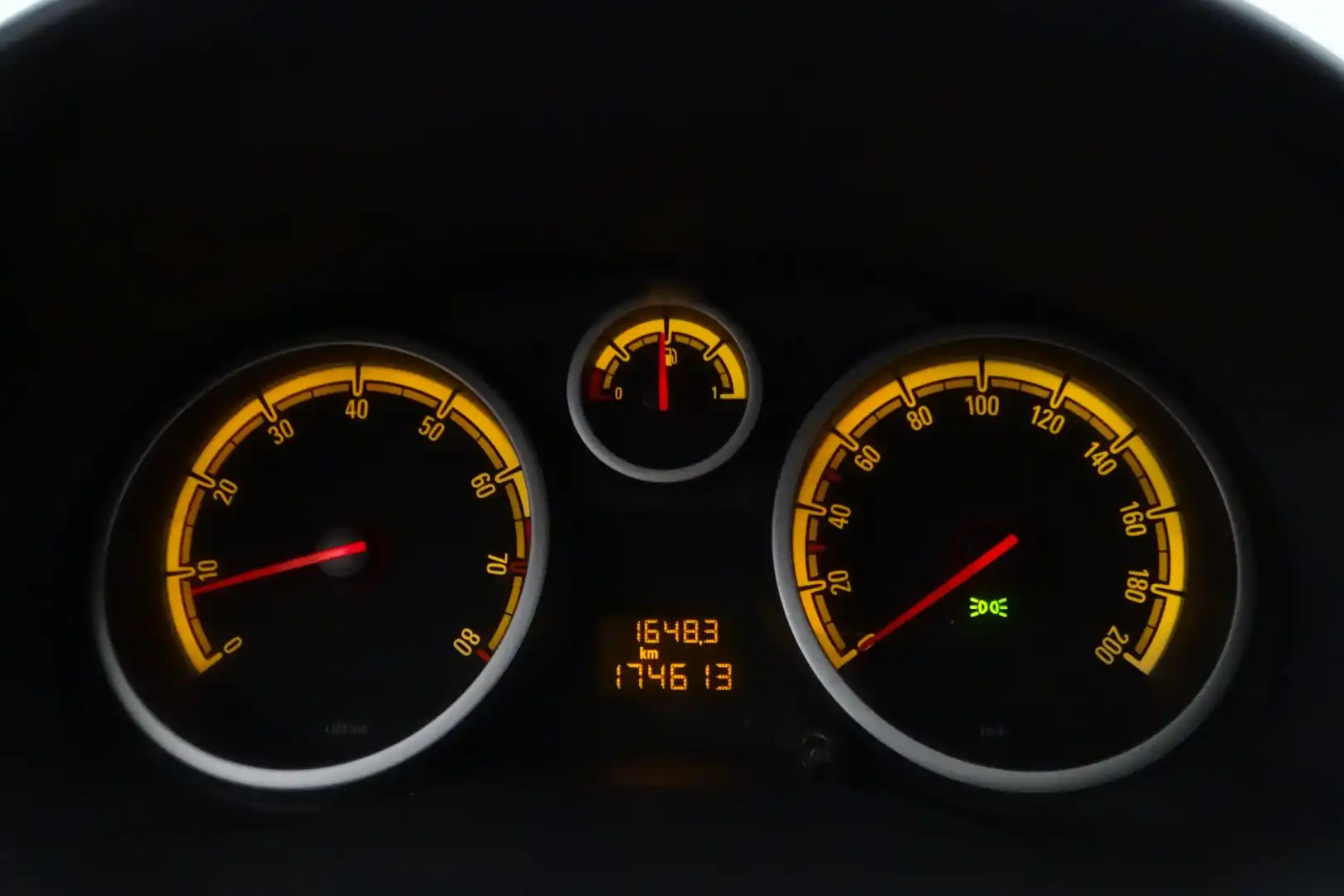 car-image