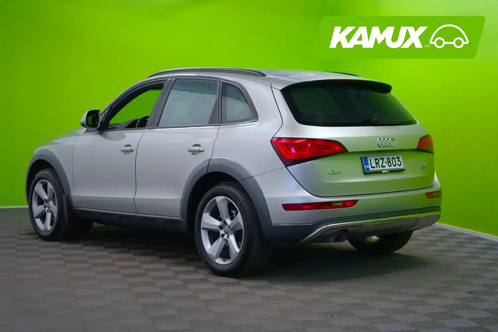 car-image