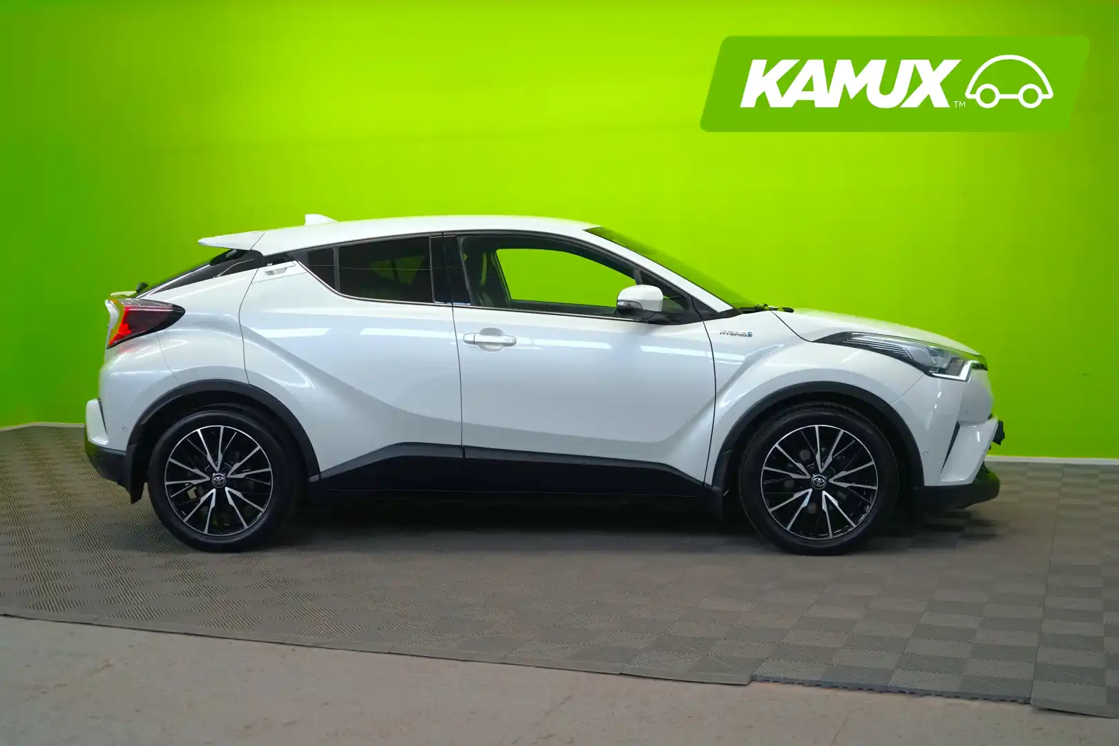 car-image