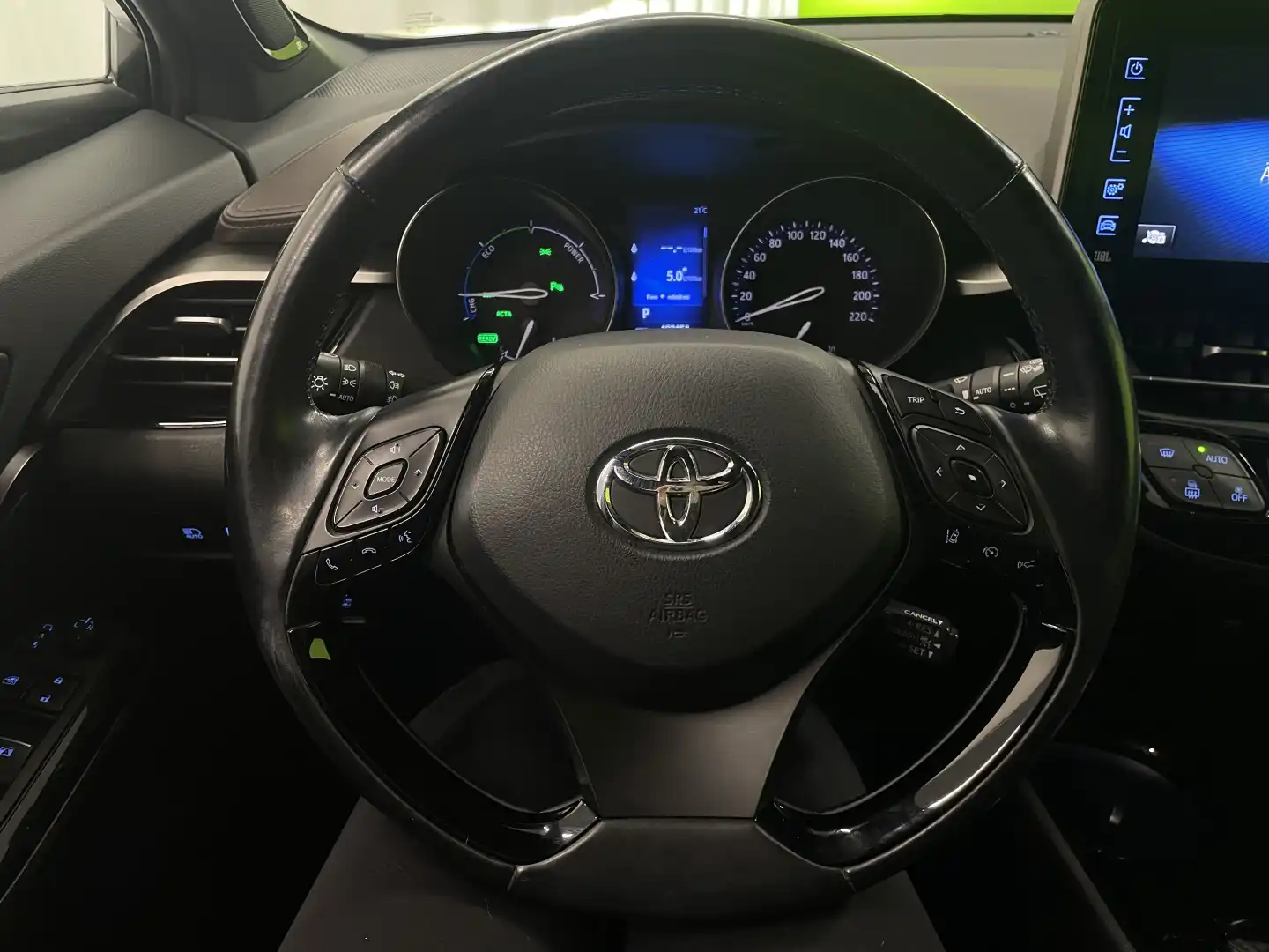 car-image