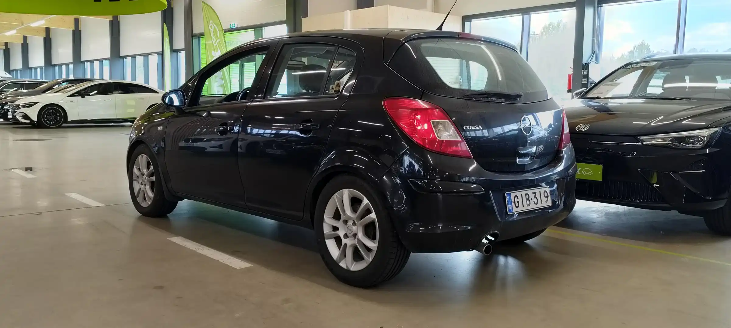 car-image