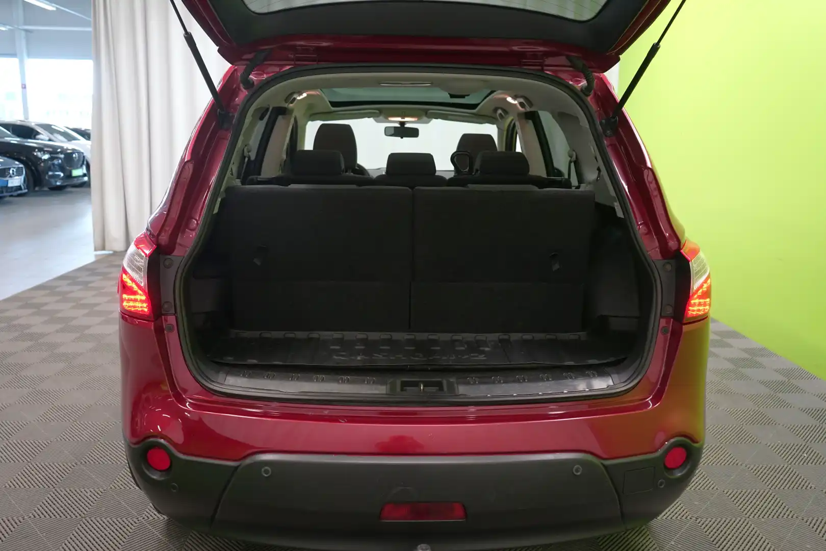 car-image