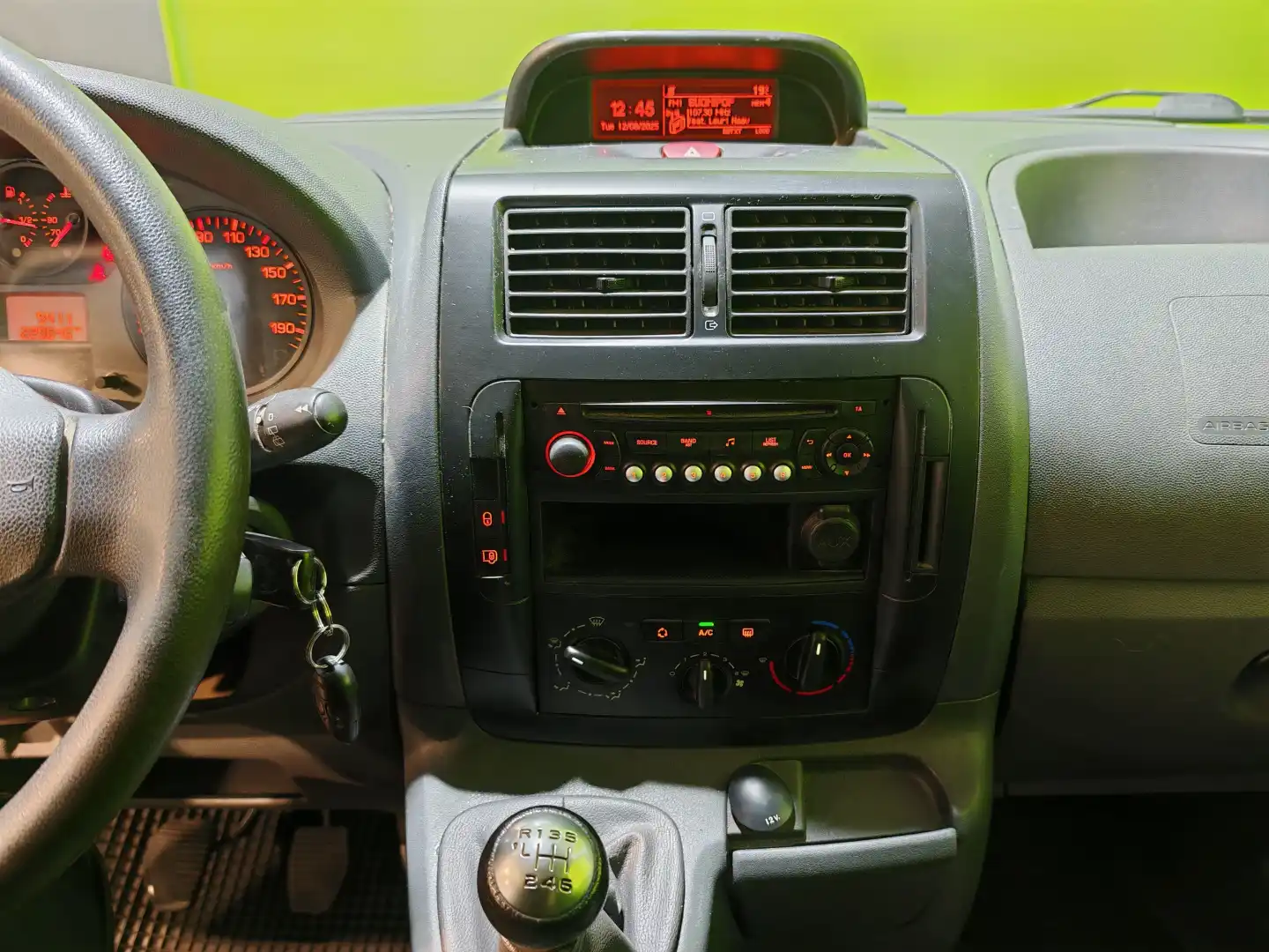 car-image