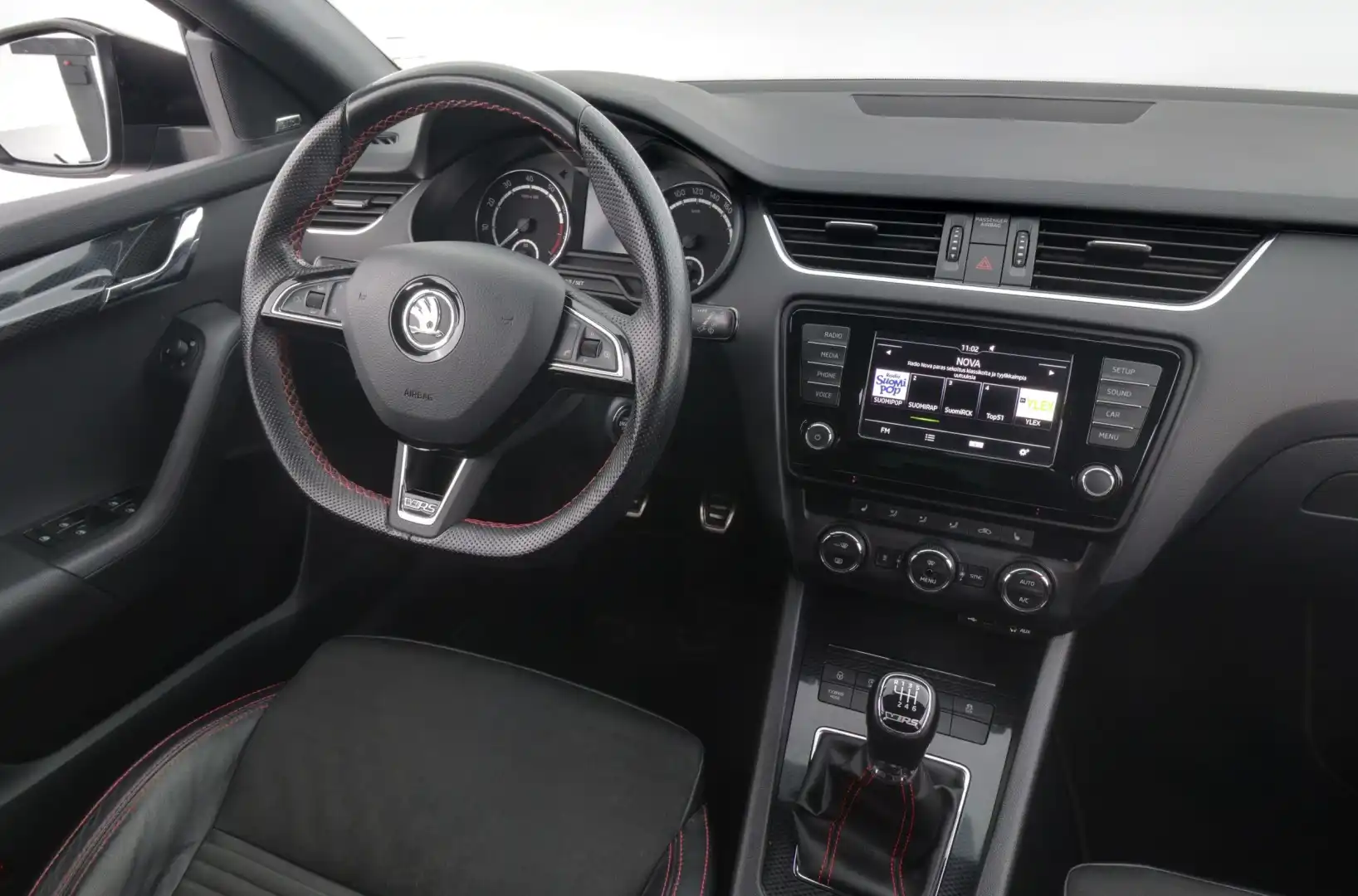 car-image