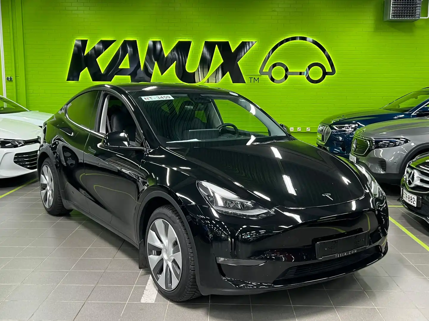 car-image