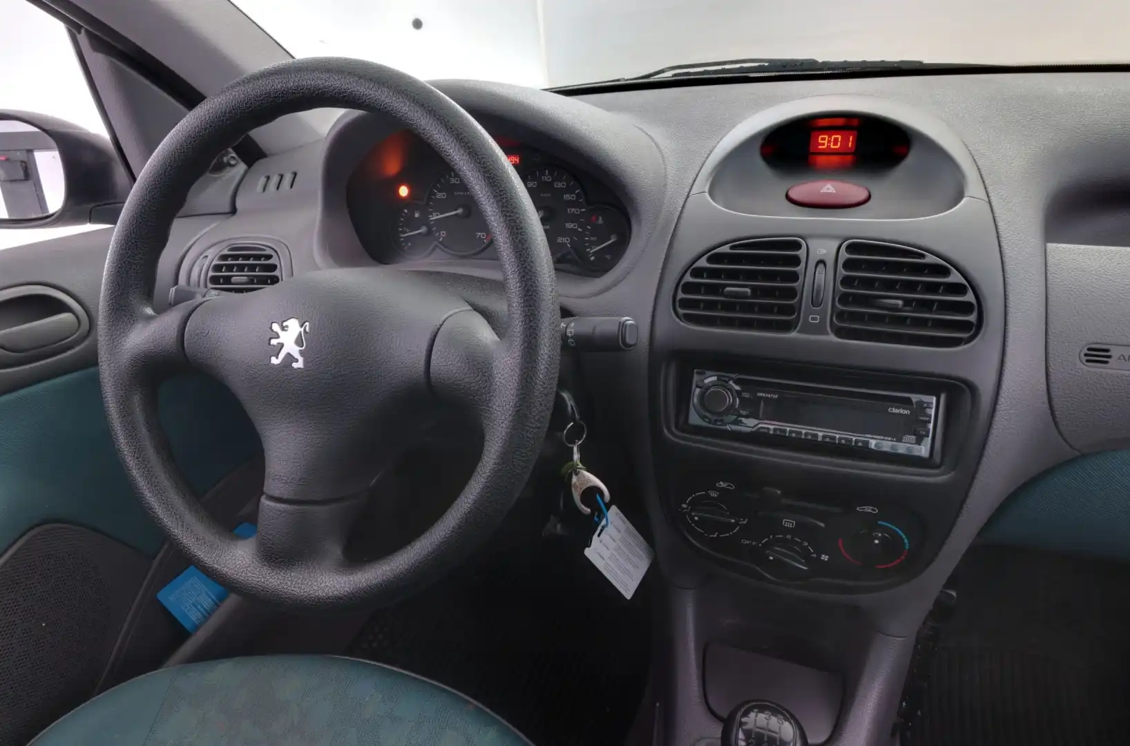 car-image