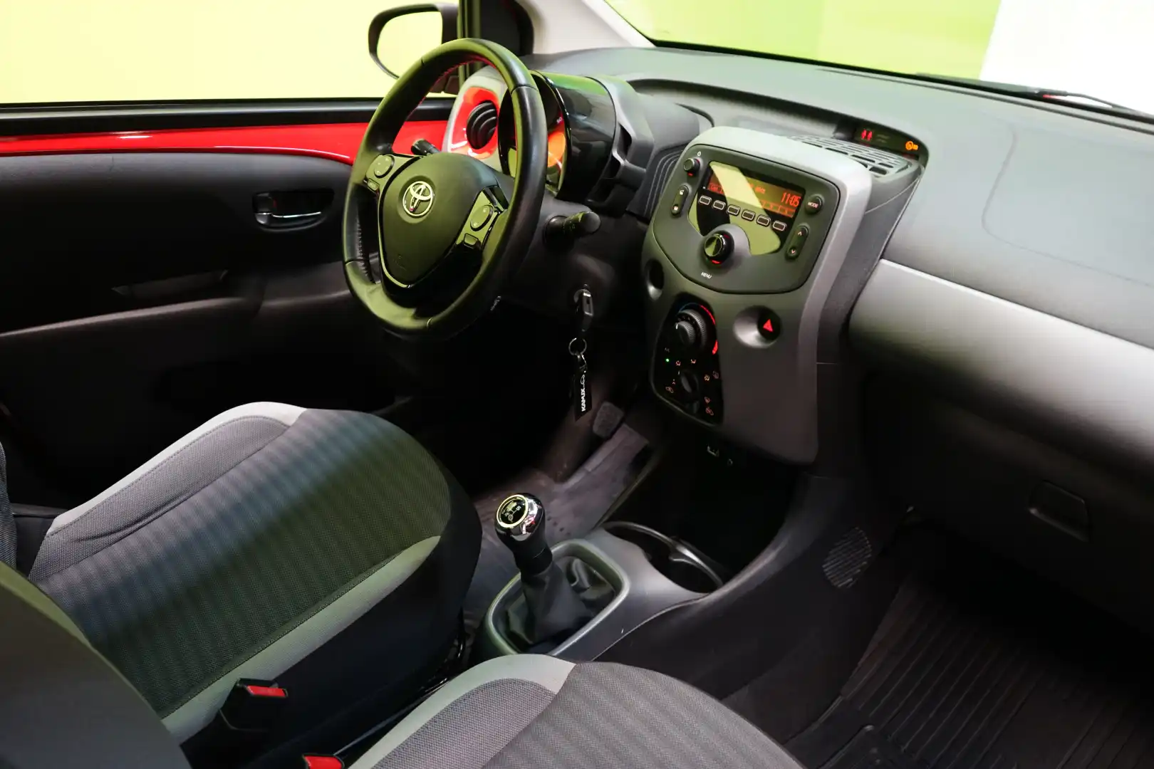 car-image