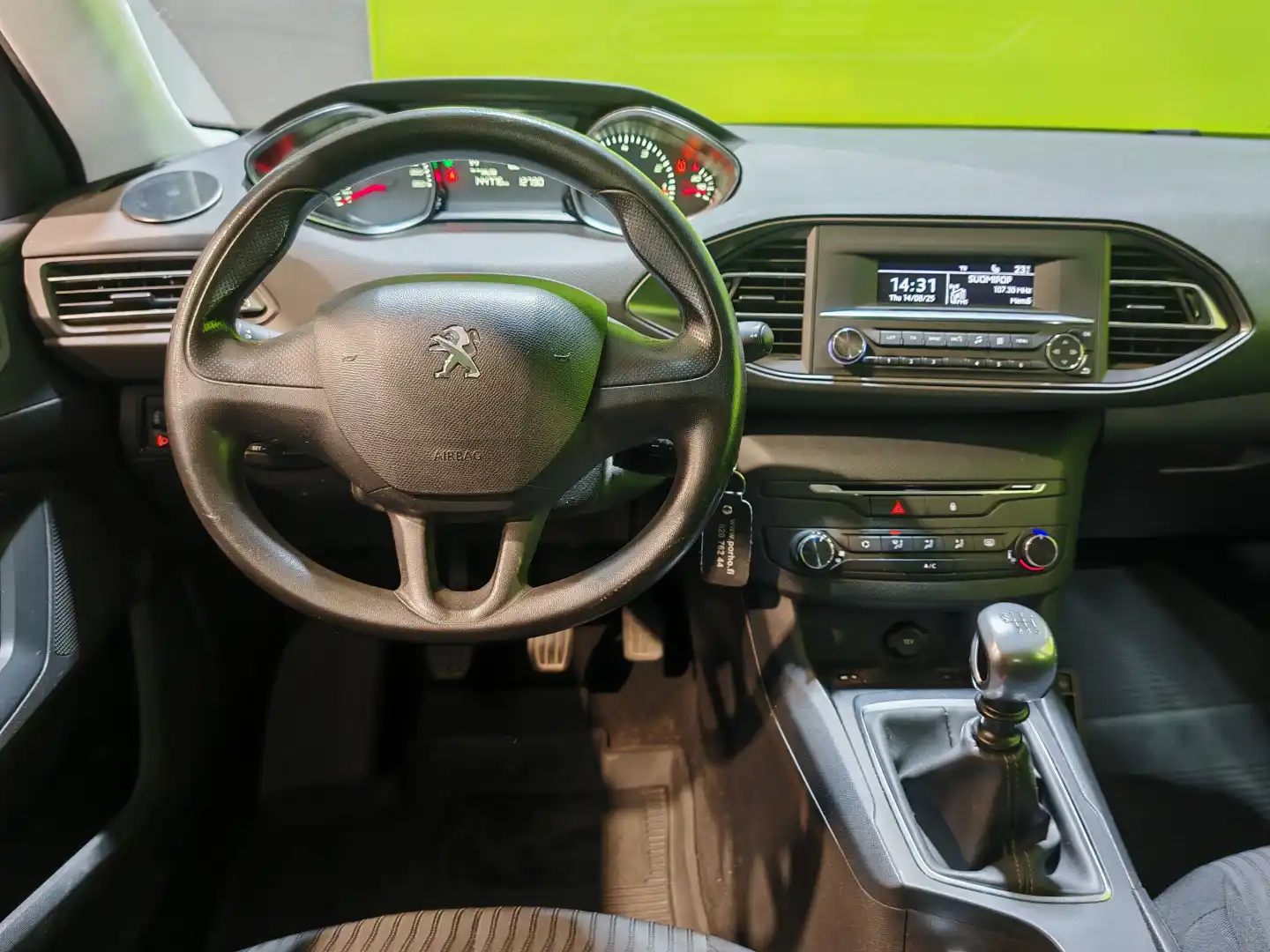 car-image