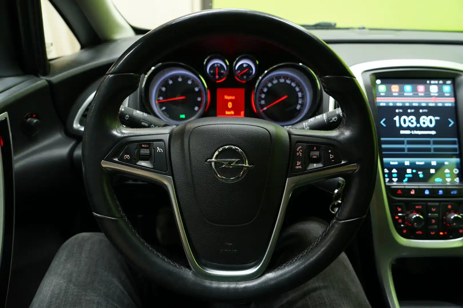 car-image