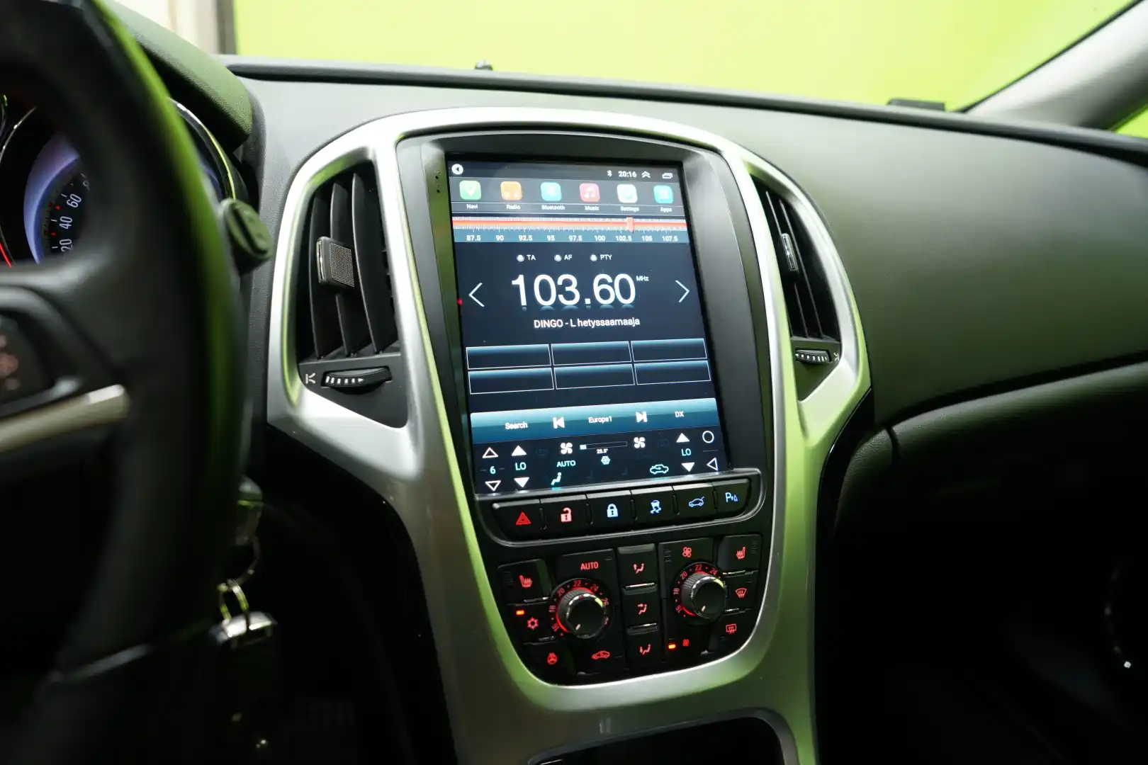 car-image