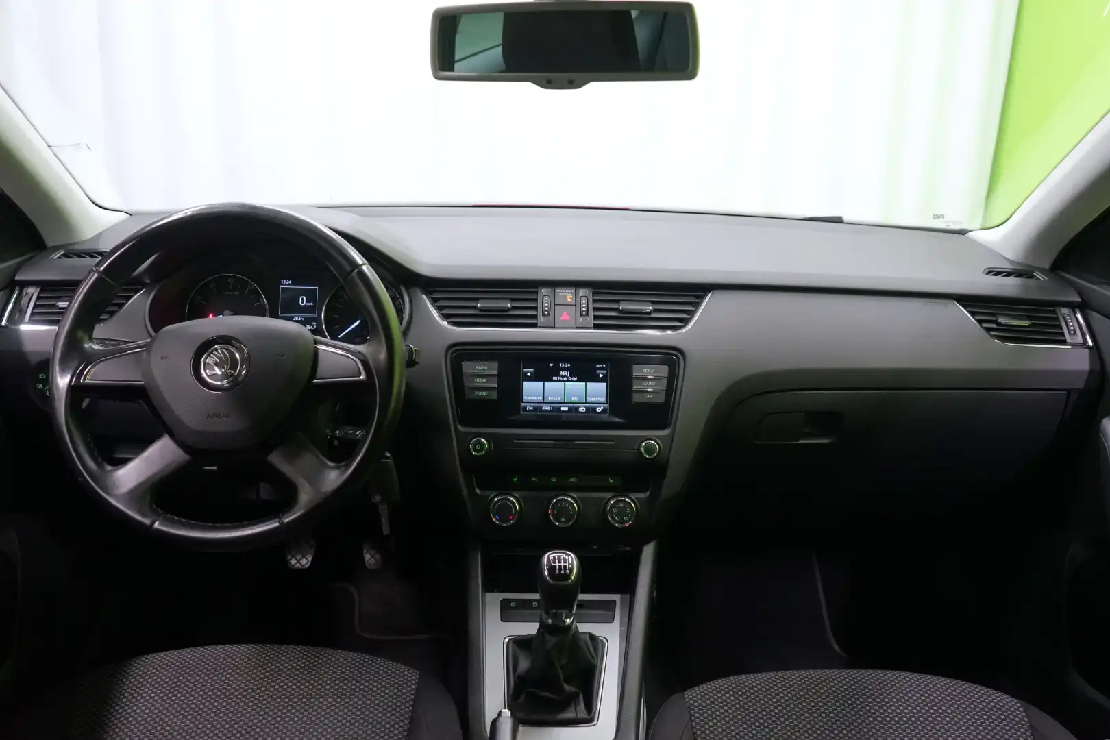 car-image