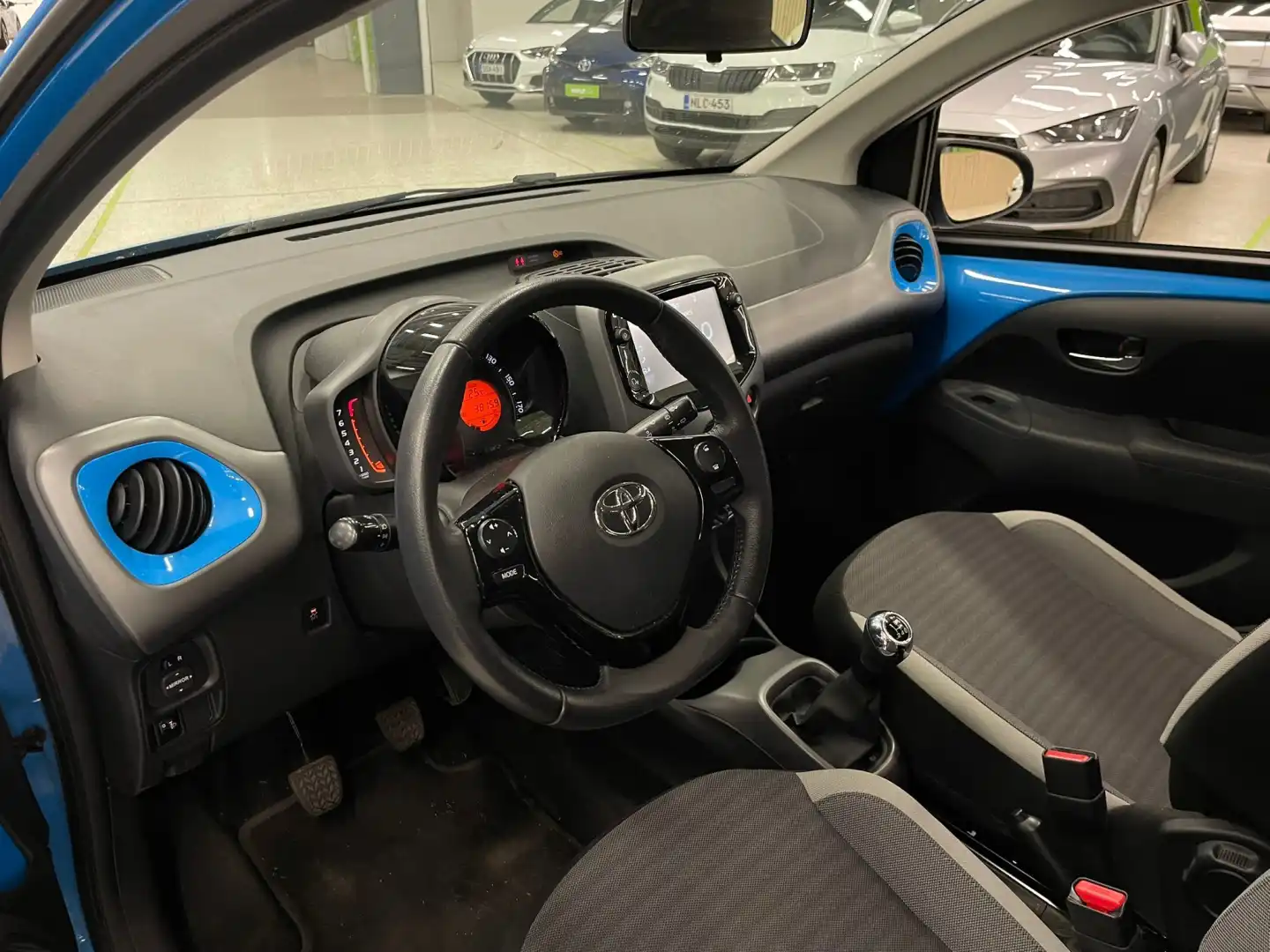 car-image
