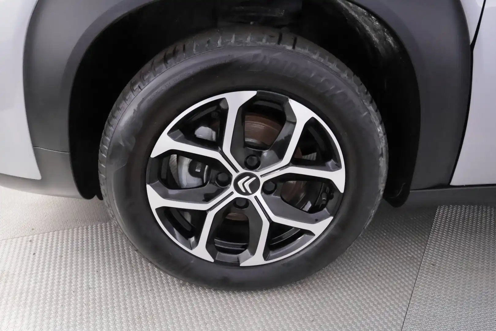 car-image