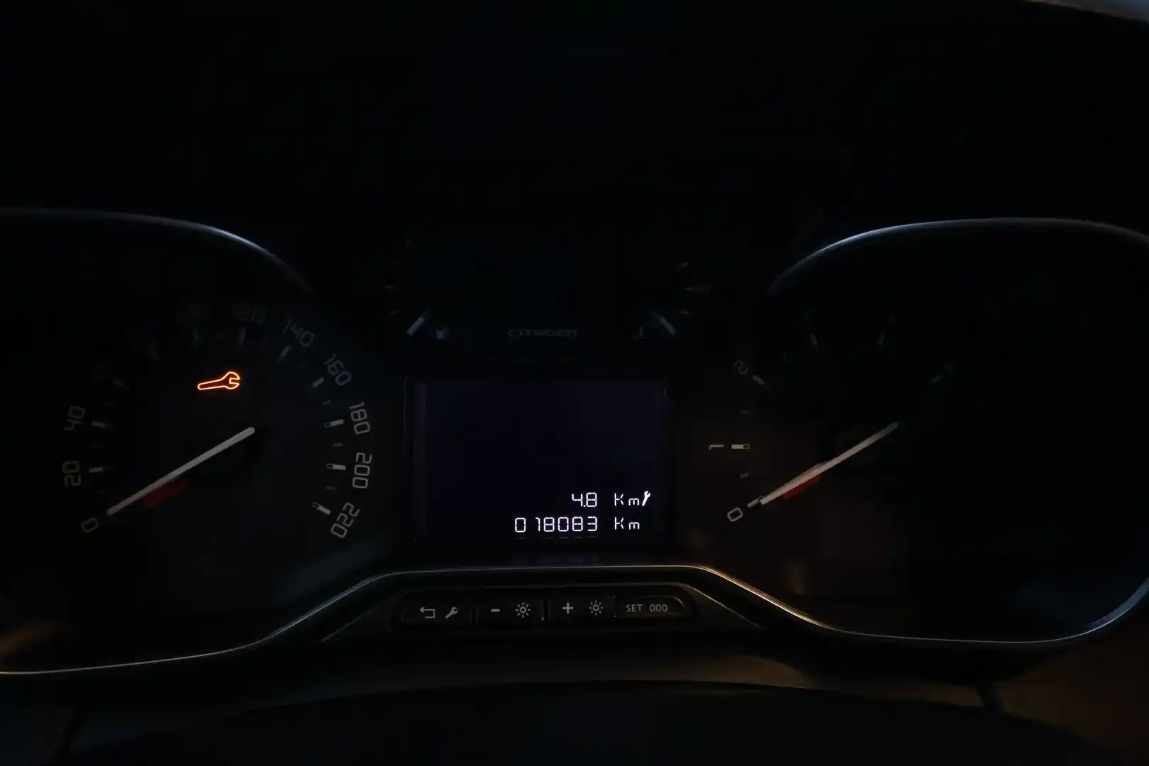 car-image