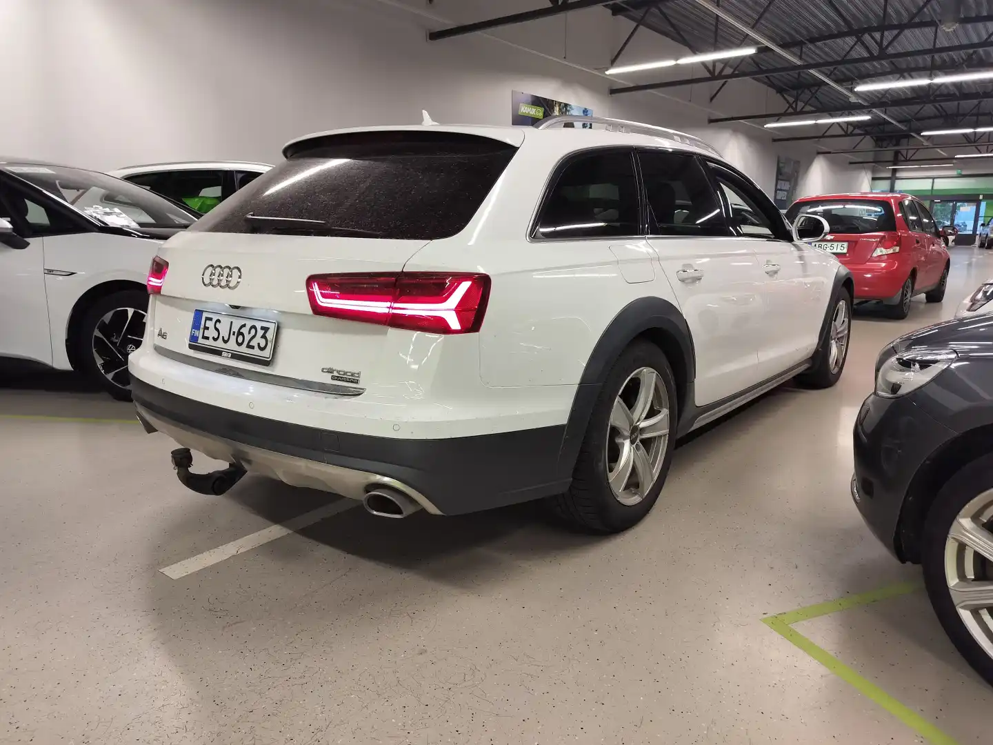 car-image