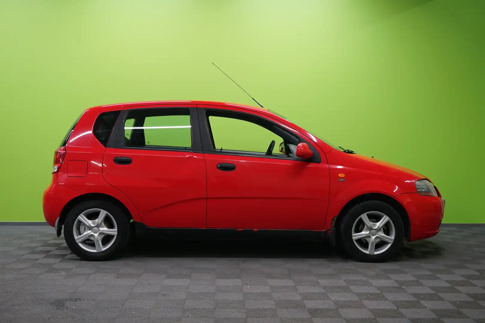car-image