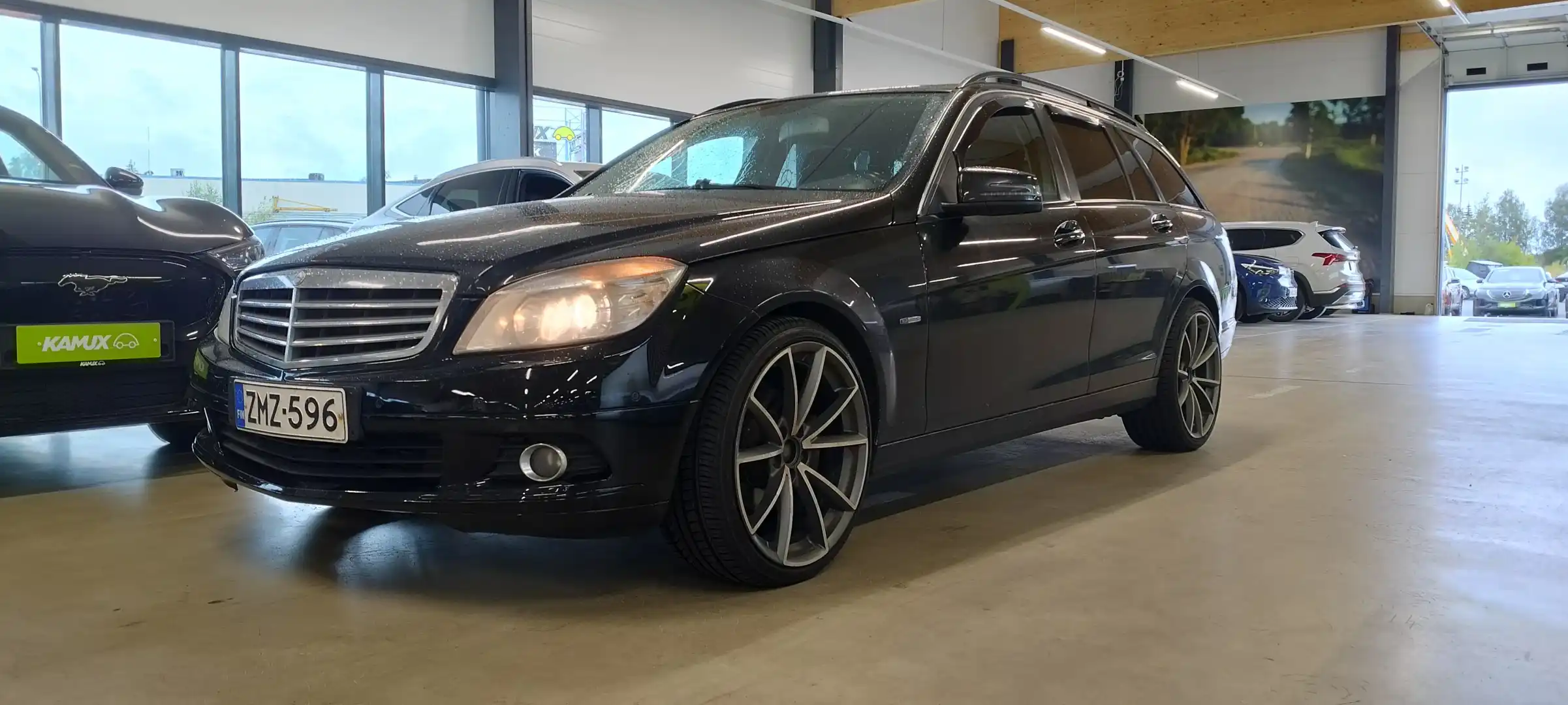 car-image