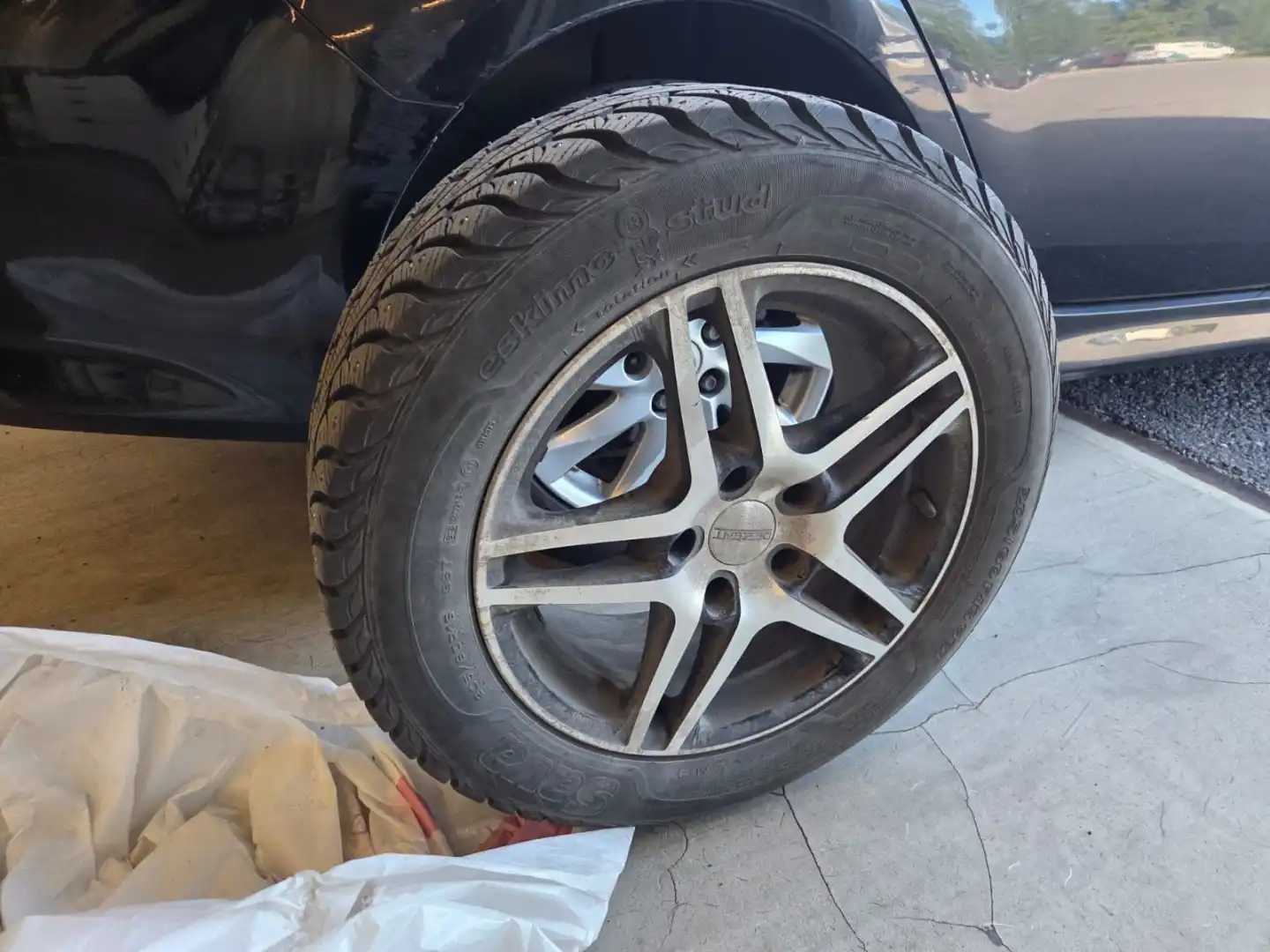 car-image