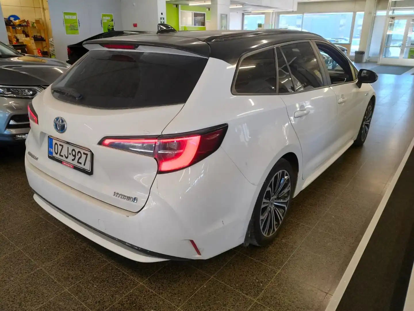 car-image