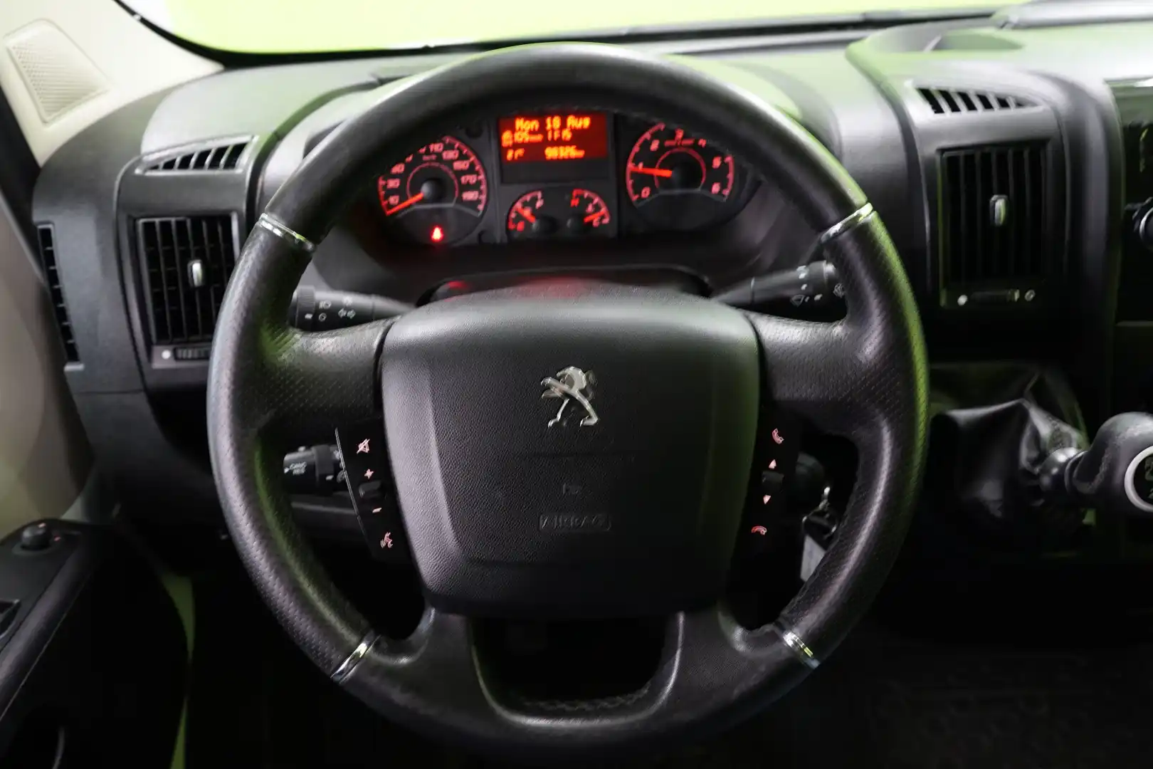 car-image
