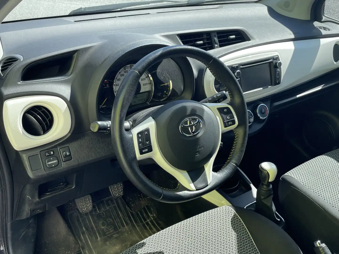 car-image