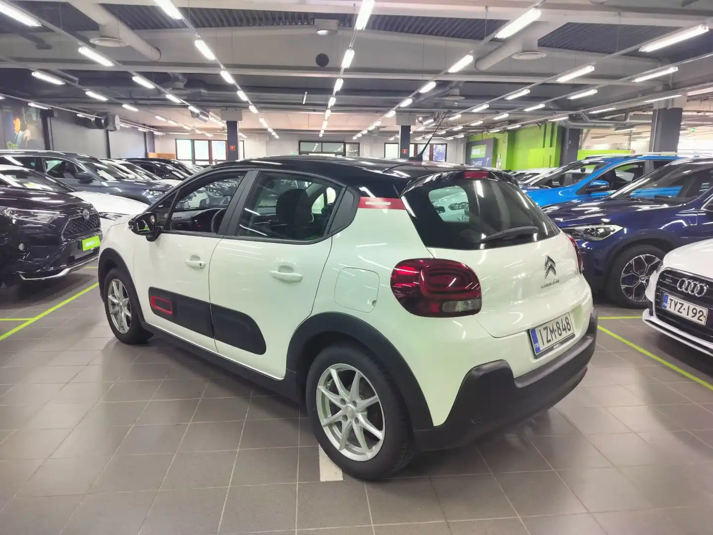 car-image