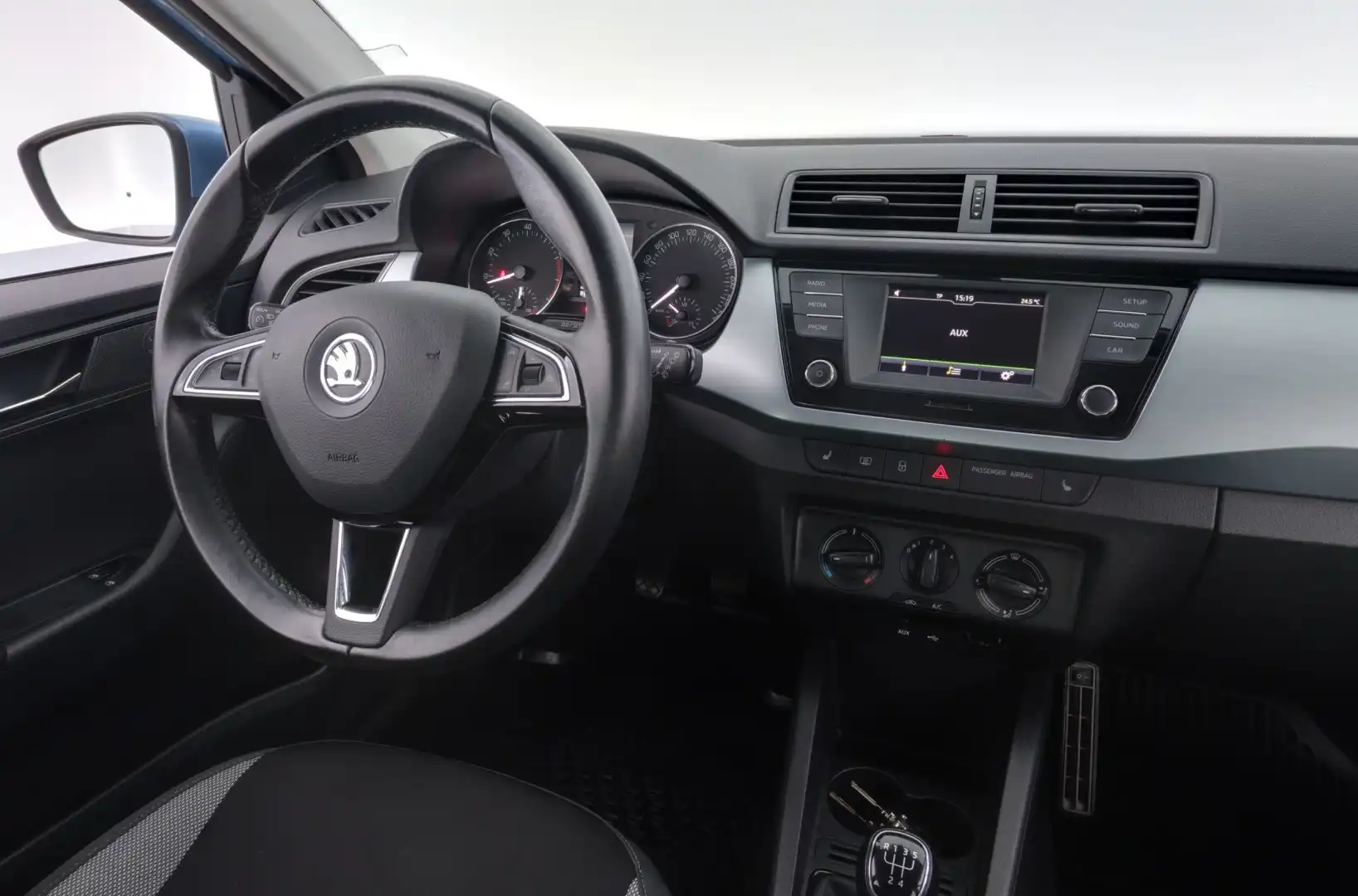 car-image