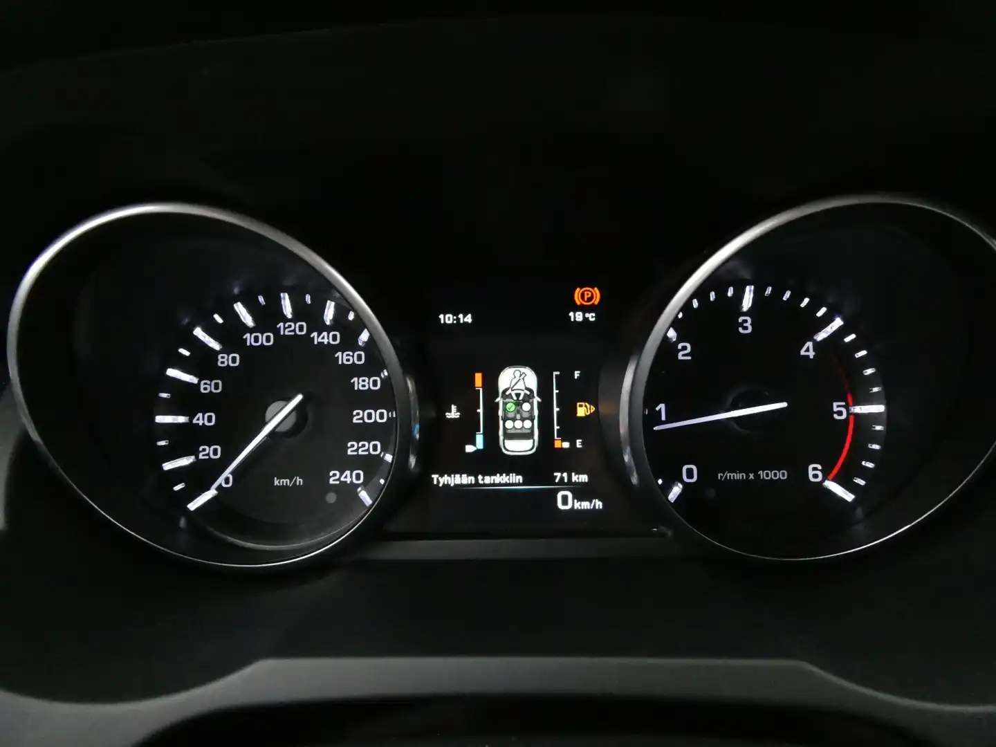 car-image