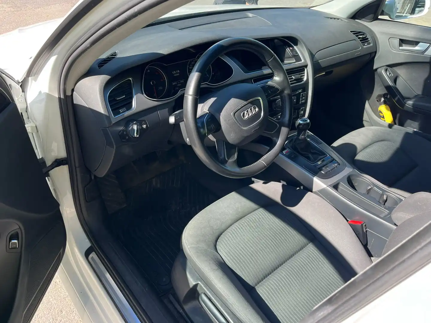 car-image