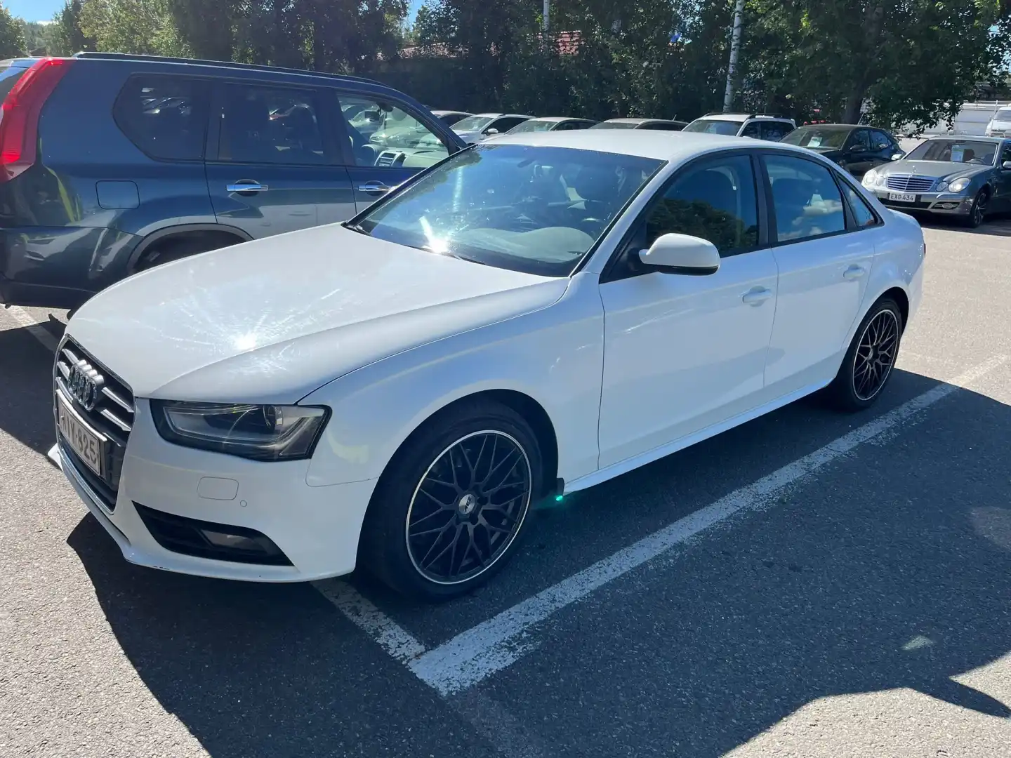 car-image