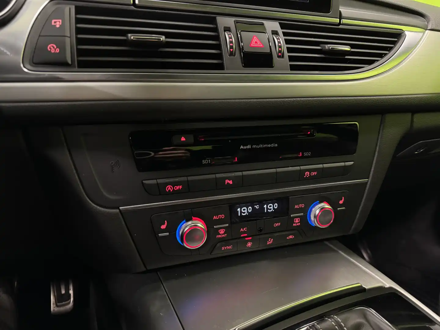 car-image