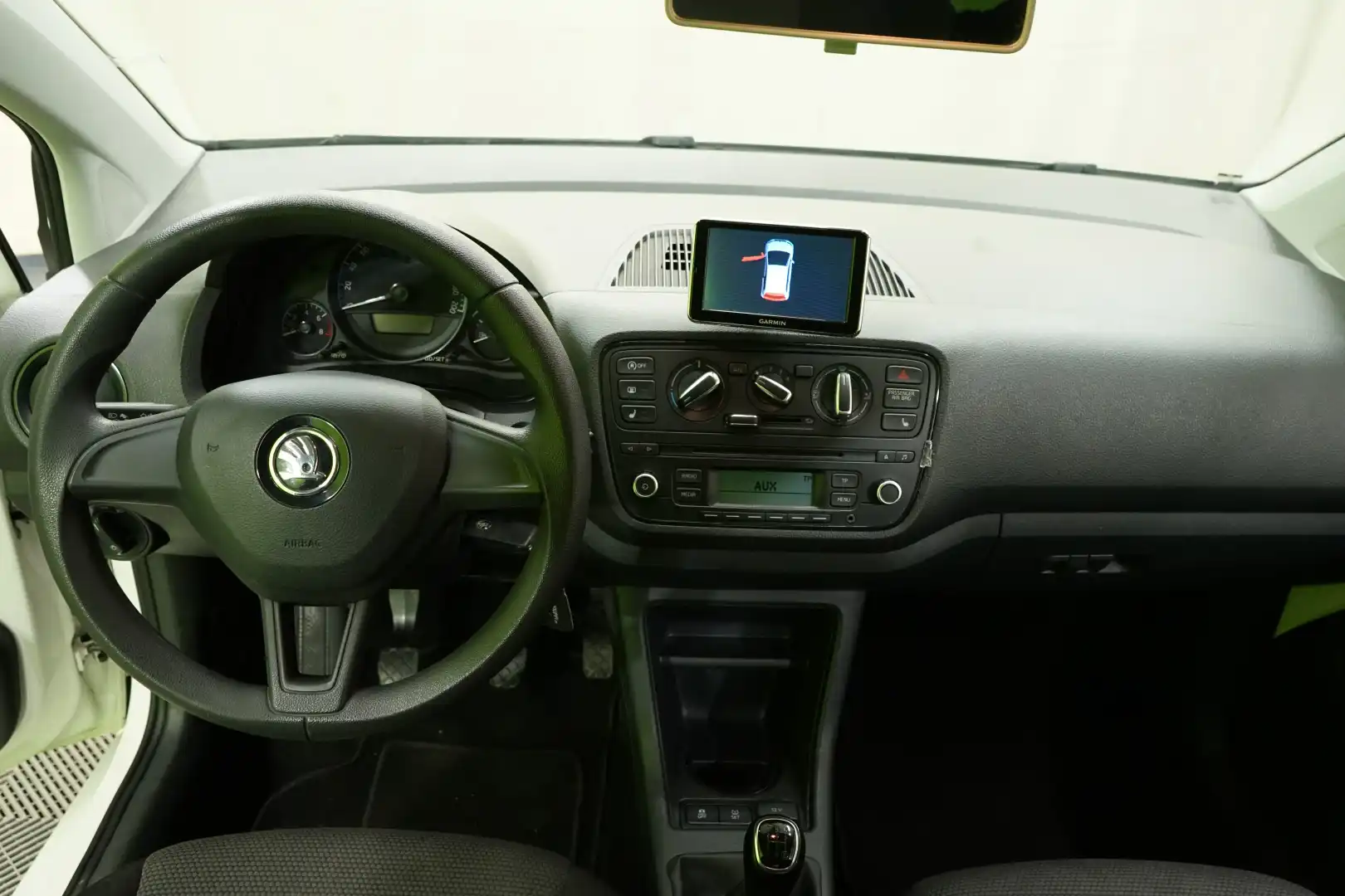 car-image
