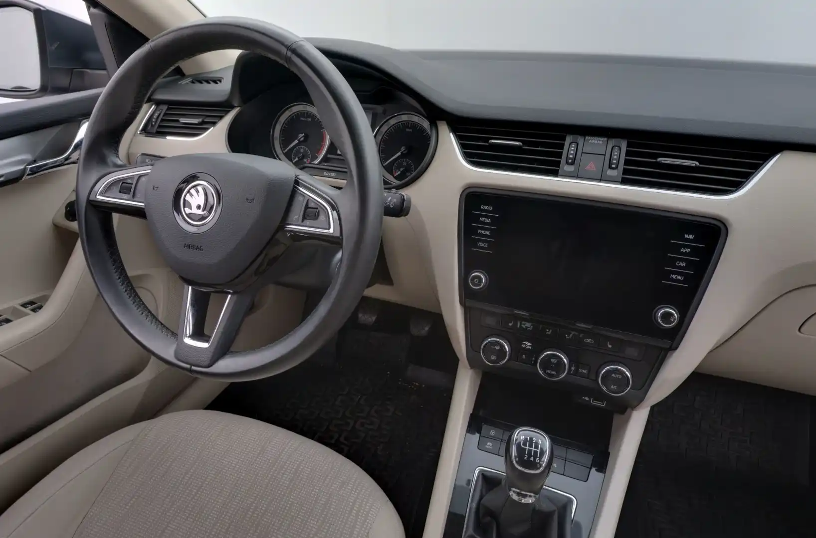 car-image