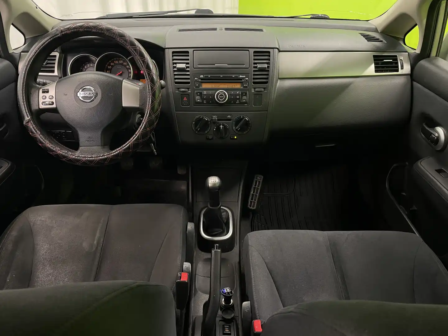 car-image