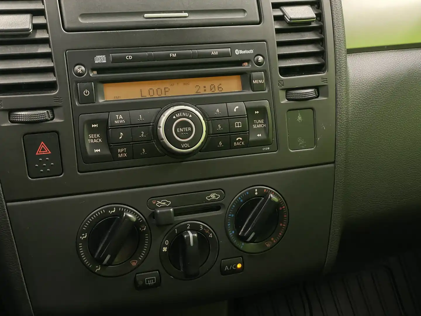 car-image