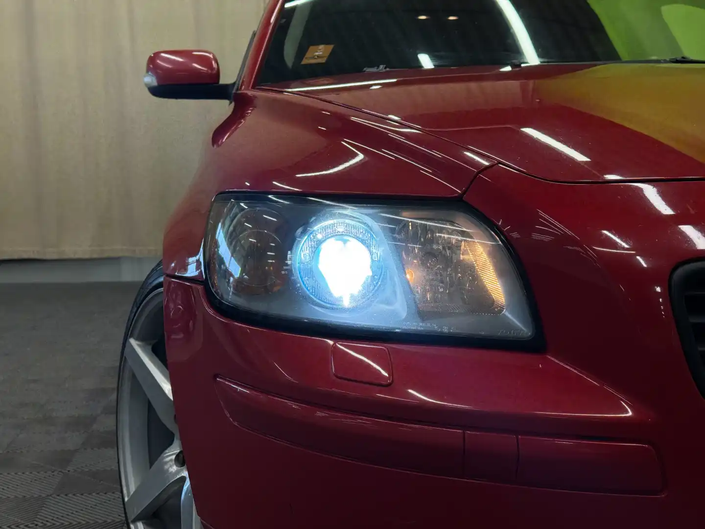 car-image
