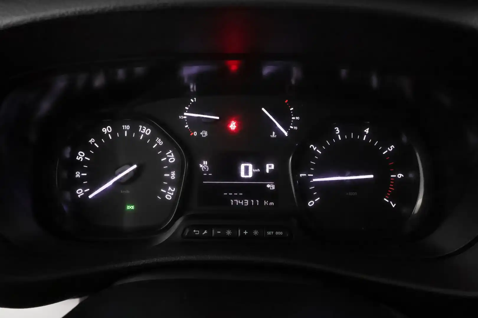 car-image