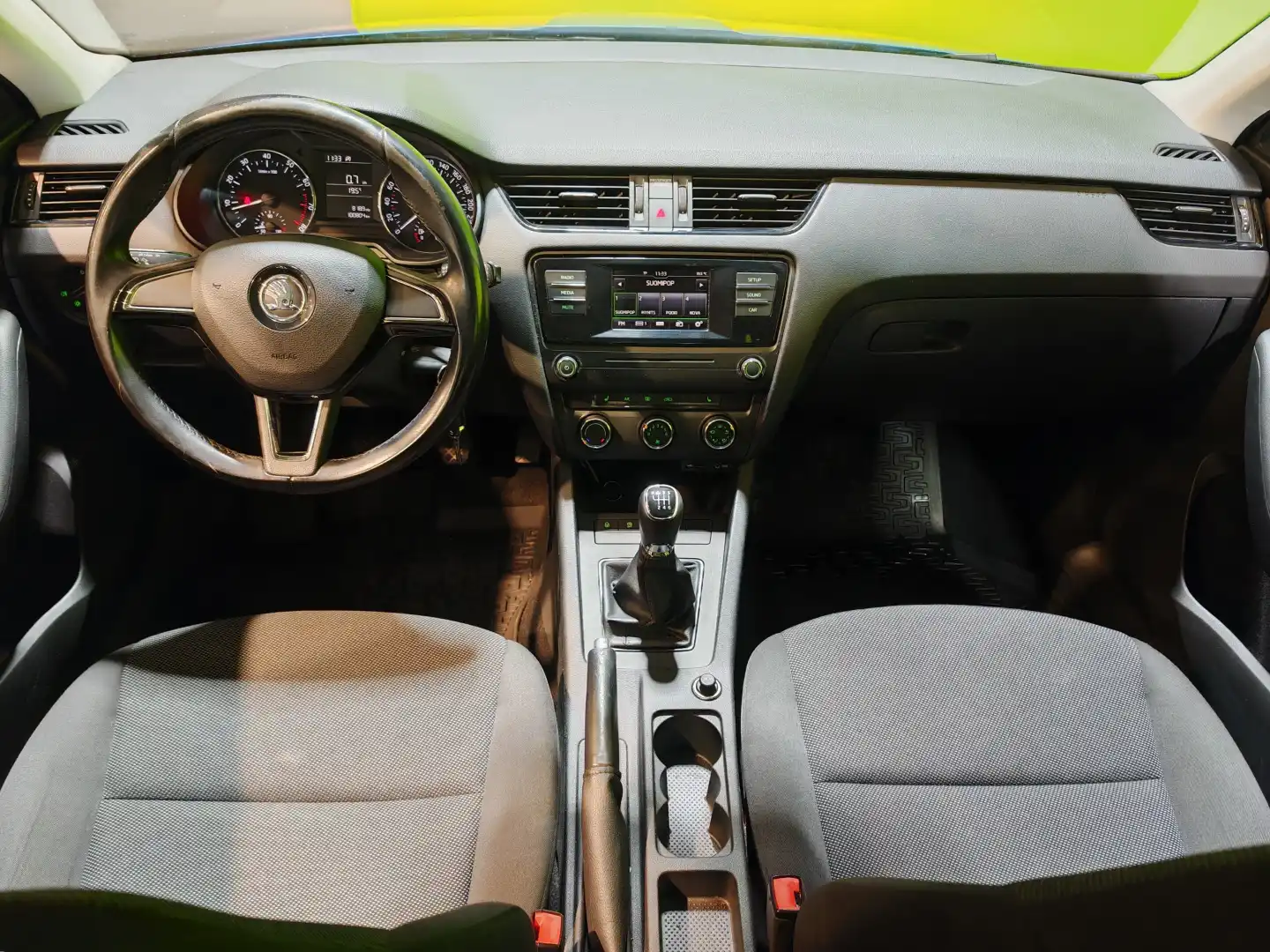 car-image