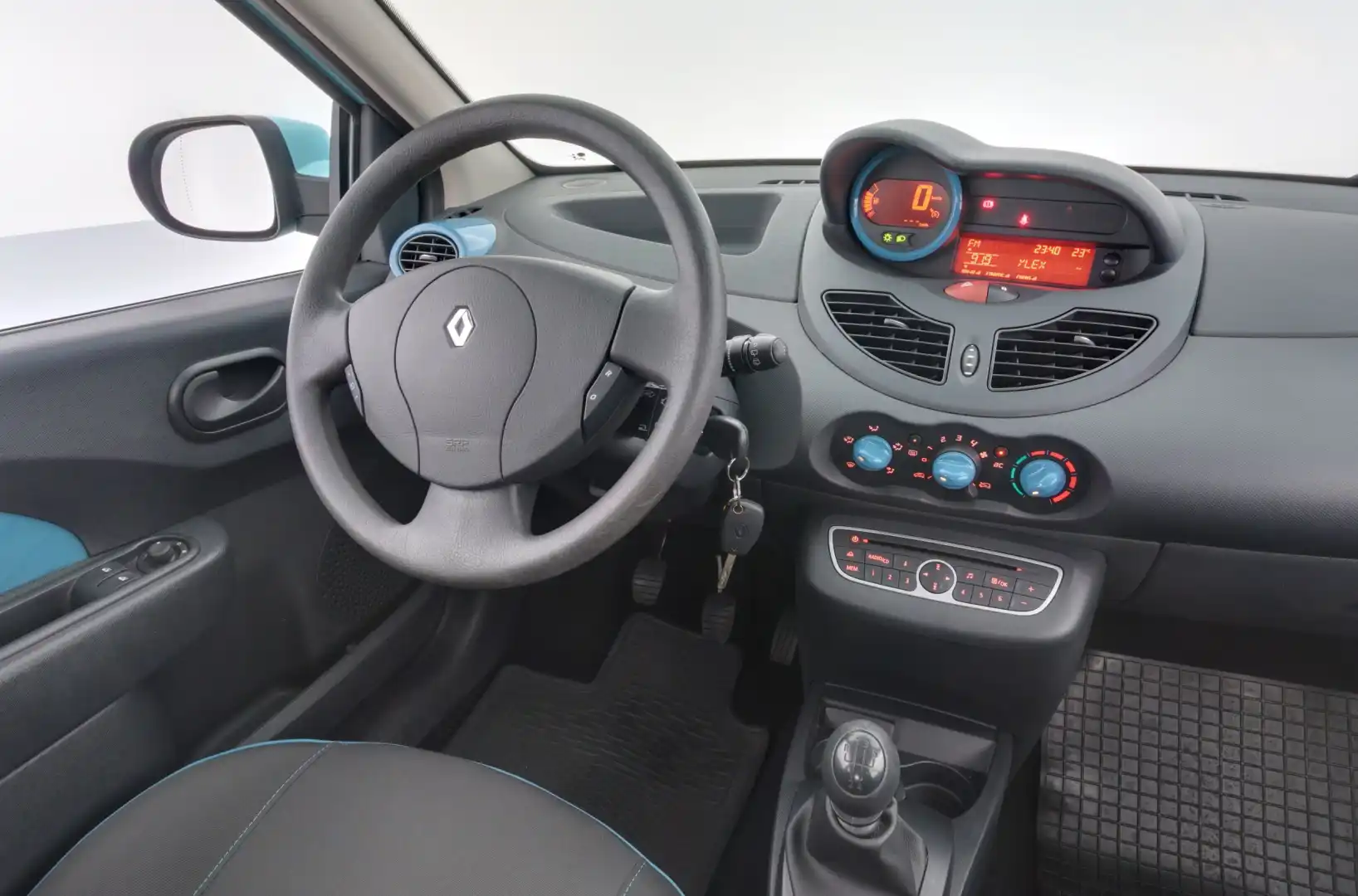 car-image