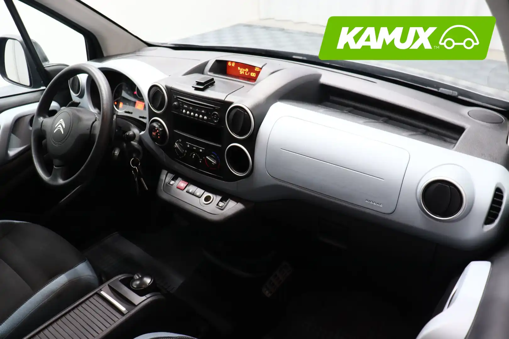 car-image