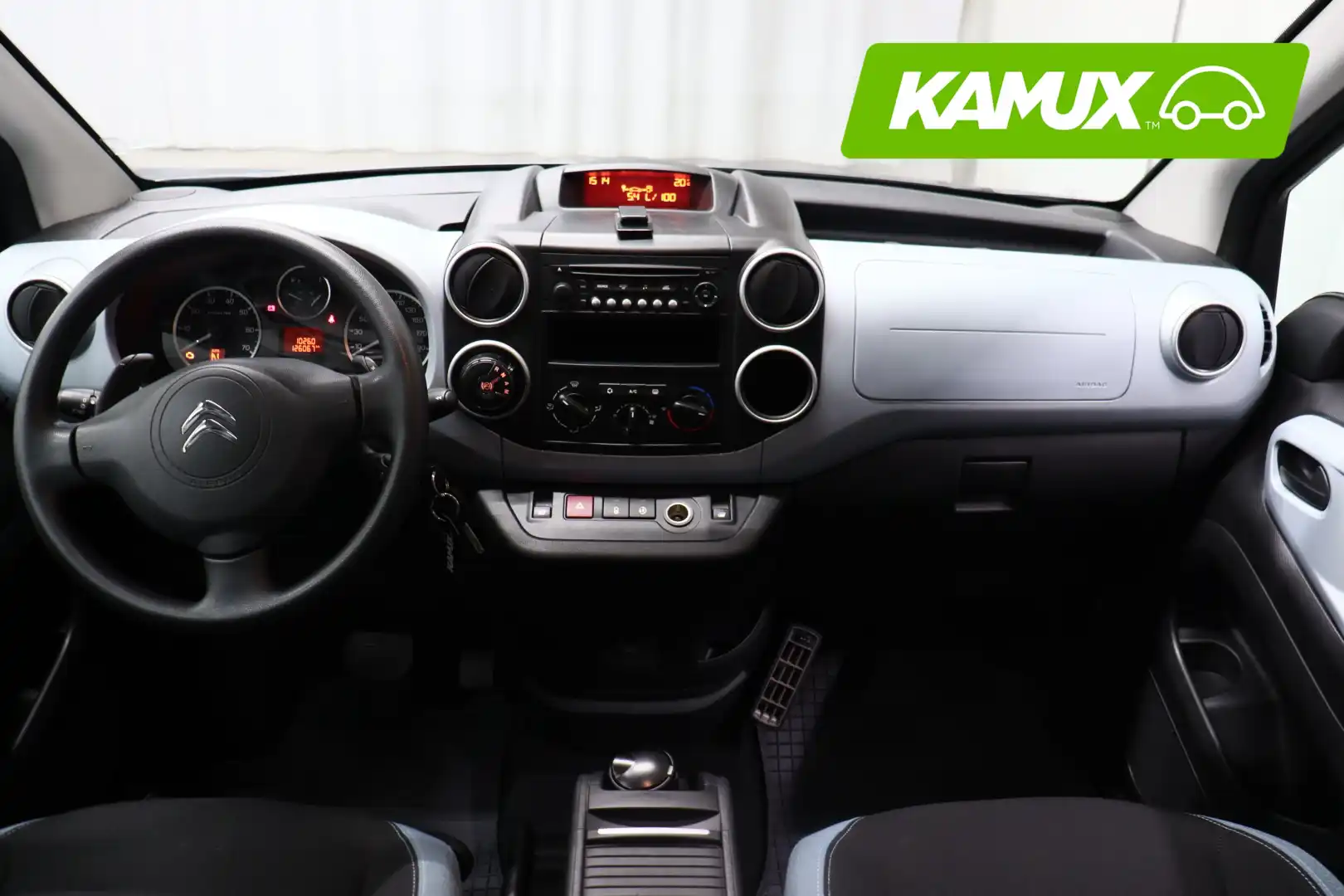 car-image