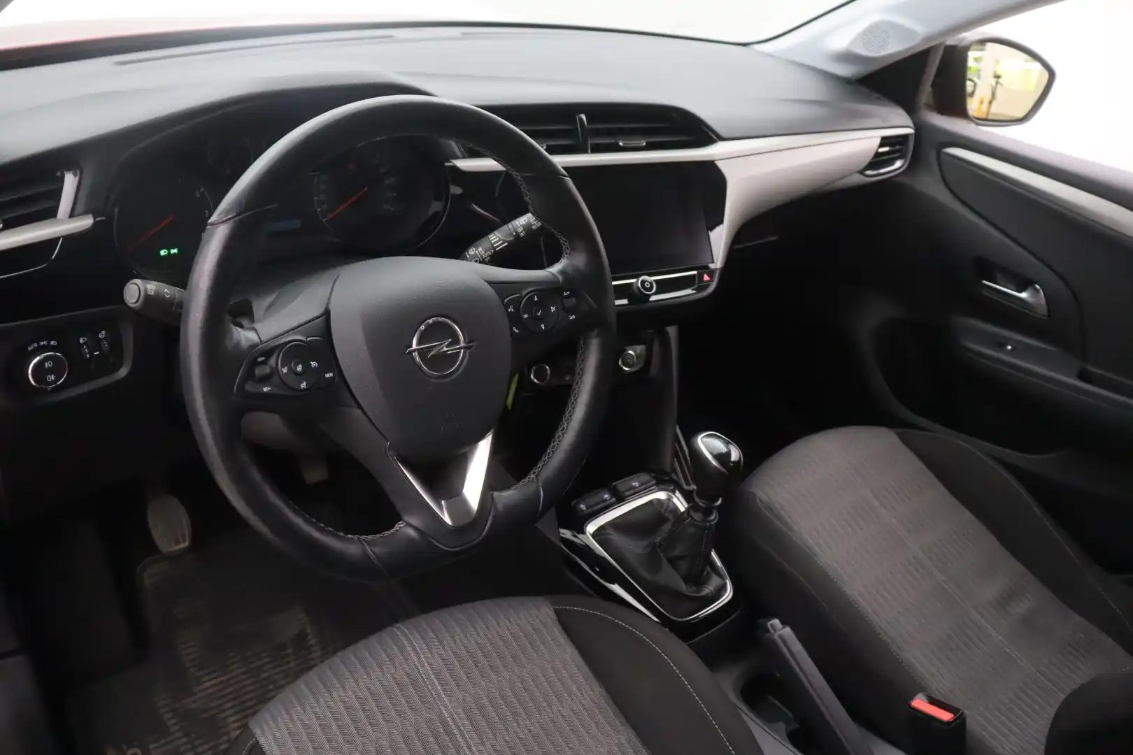 car-image