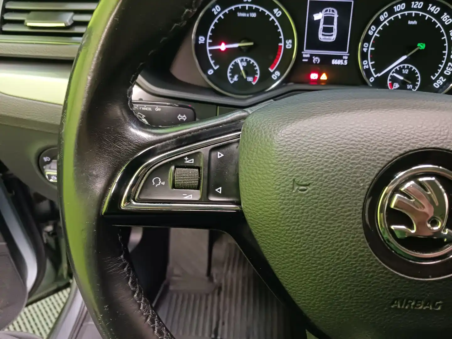 car-image